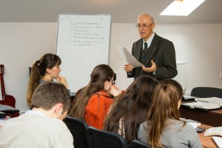 Pastorul Marin Barbu la Școala Misionară Emanuel